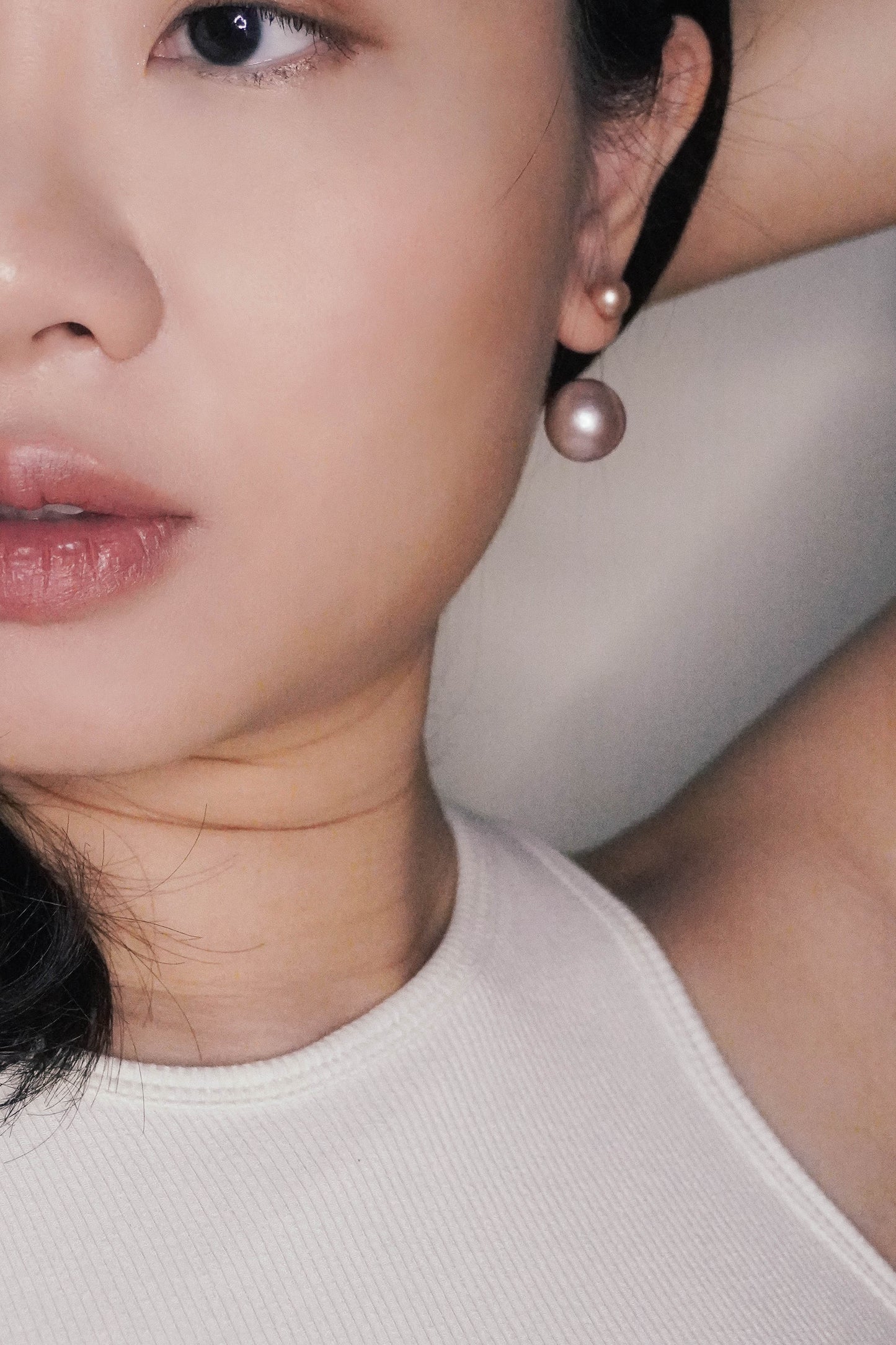Les Lunes Jumelles Sunset floating pearl earrings