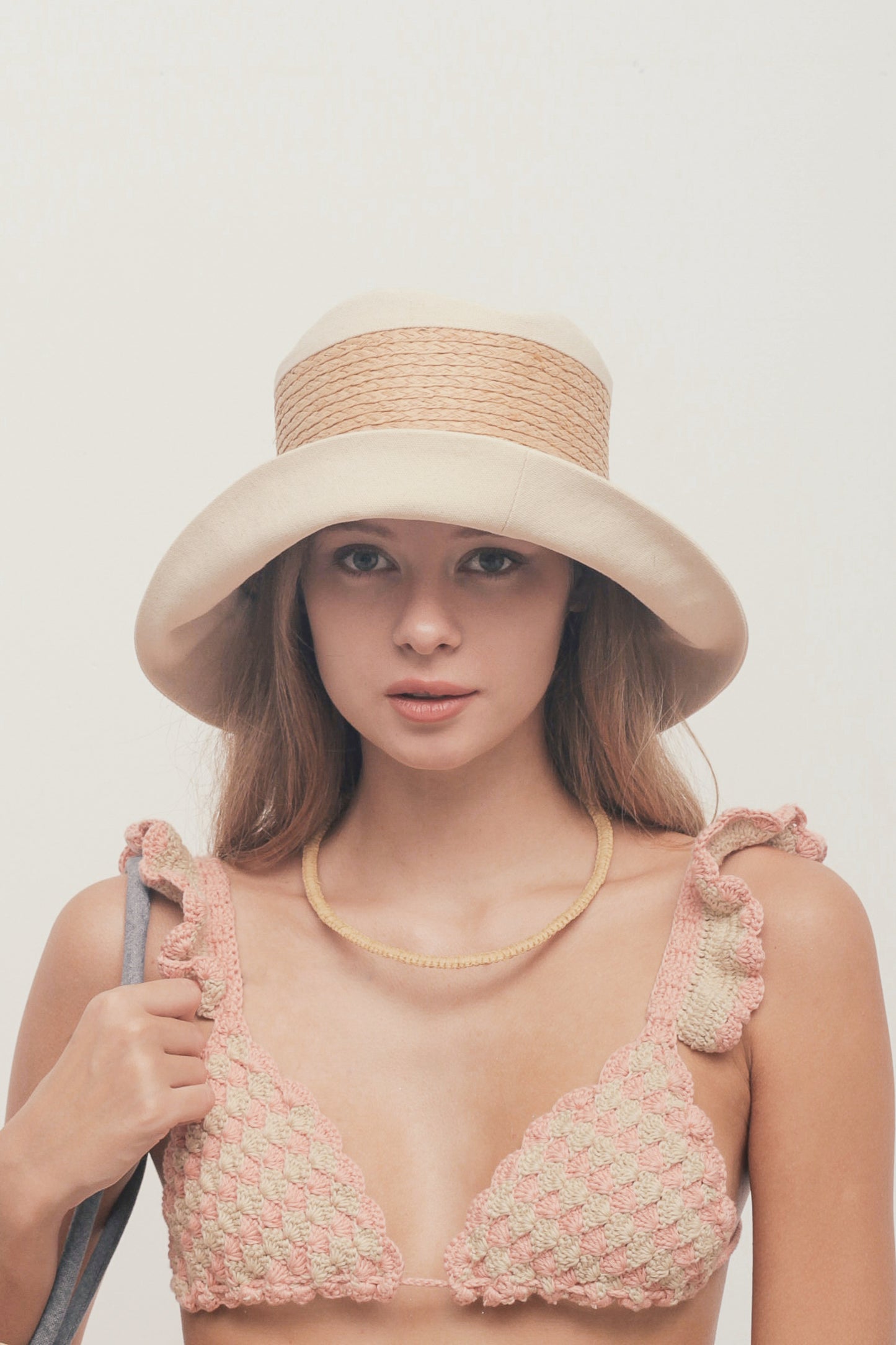 Nón Délice từ raffia và cotton canvas