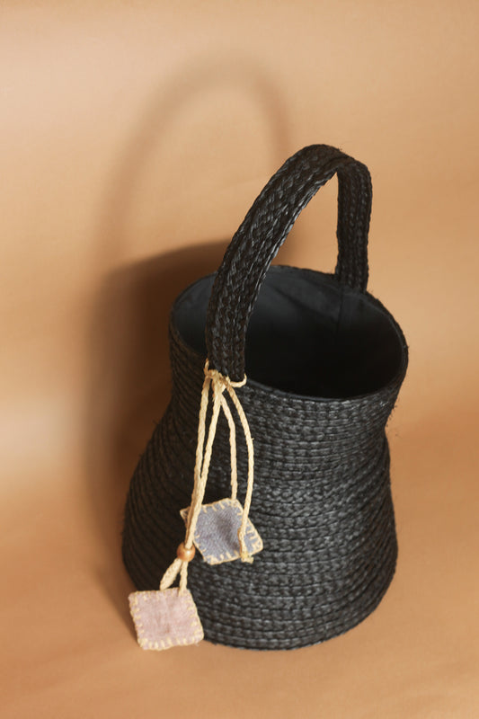 Sac carafe en raphia noir Arybayo