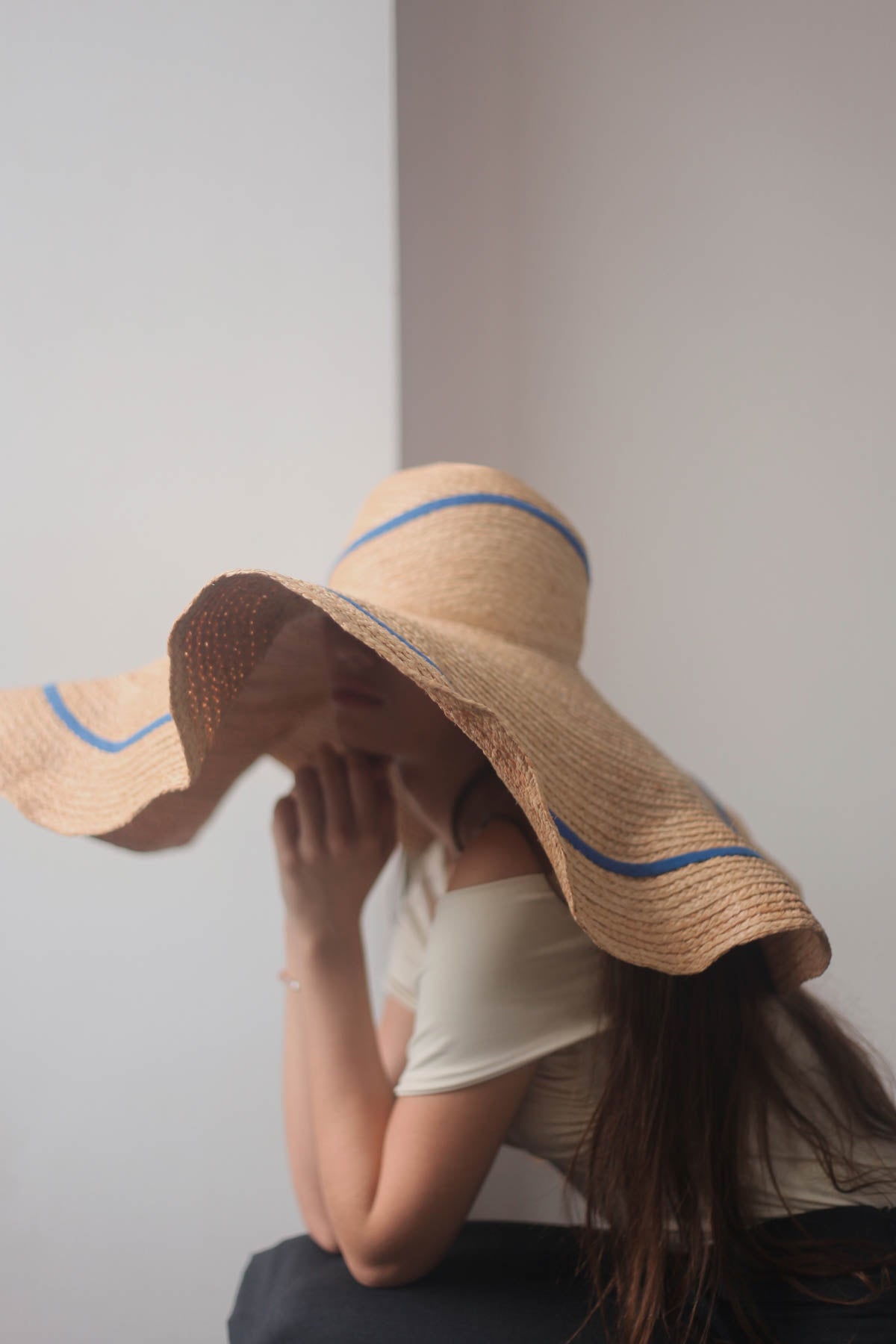 Chapeau Wave en raphia à larges bords