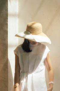 Romy wide brim hat from natural raffia and off-white canvas