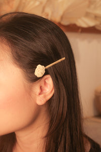 Desert rose raffia hair clip