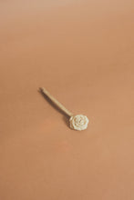 Load image into Gallery viewer, Desert rose raffia hair clip