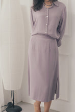 Load image into Gallery viewer, Moneypenny purple midi silk skirt
