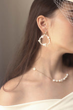 Load image into Gallery viewer, Ivoire pearl hoop earrings