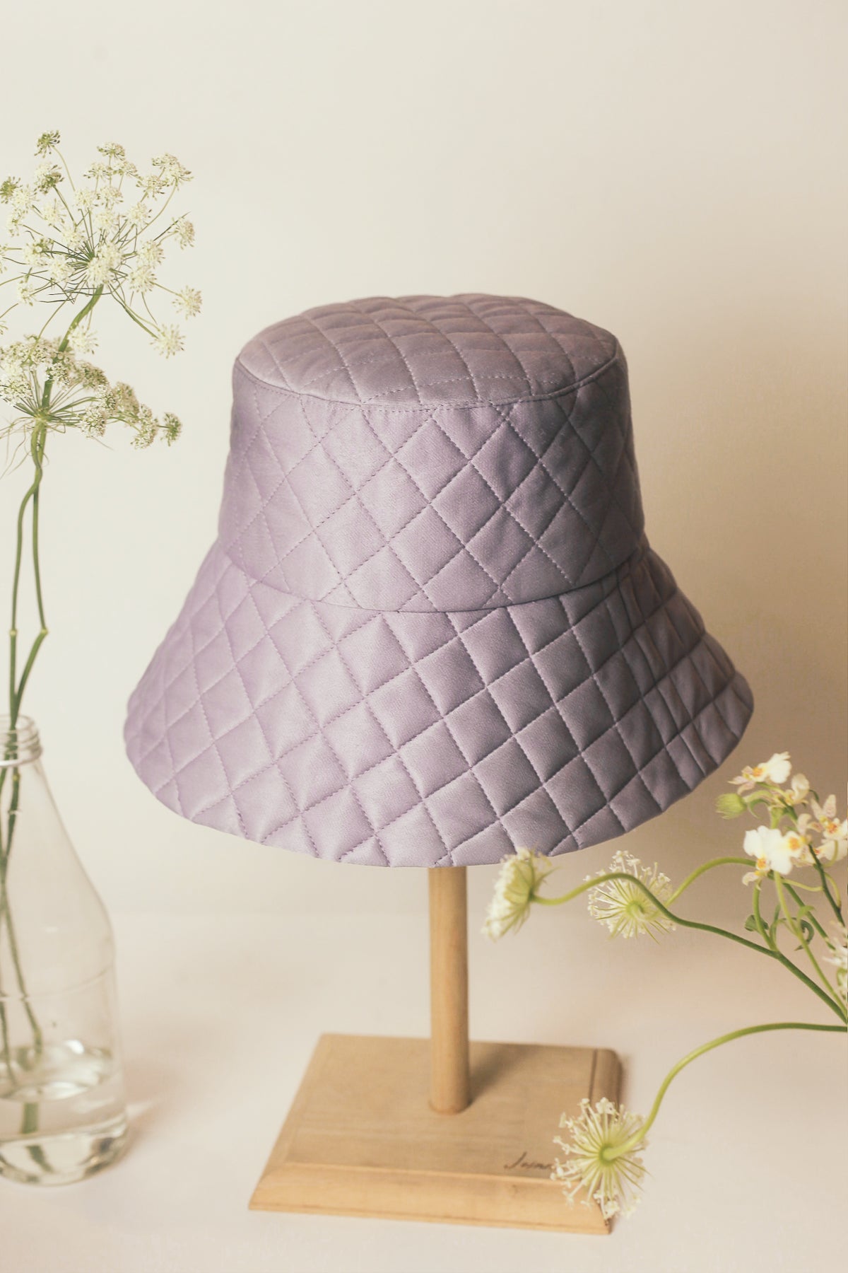 Nón bucket lụa Losange chần quả trám thủ công