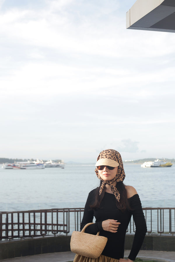 Ray raffia bucket bag