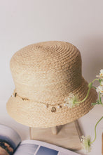 Load image into Gallery viewer, Monique raffia hat with pearl chain