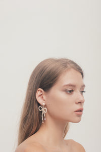 Noy Noeud bow tie pearl earrings
