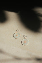 Load image into Gallery viewer, Pixeli raffia earrings