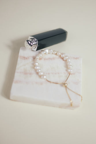 Simple baroque pearl bracelet