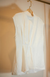 Áo kiểu lệch vạt Trouvaille linen trắng
