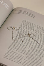 Load image into Gallery viewer, White crystal bow earings