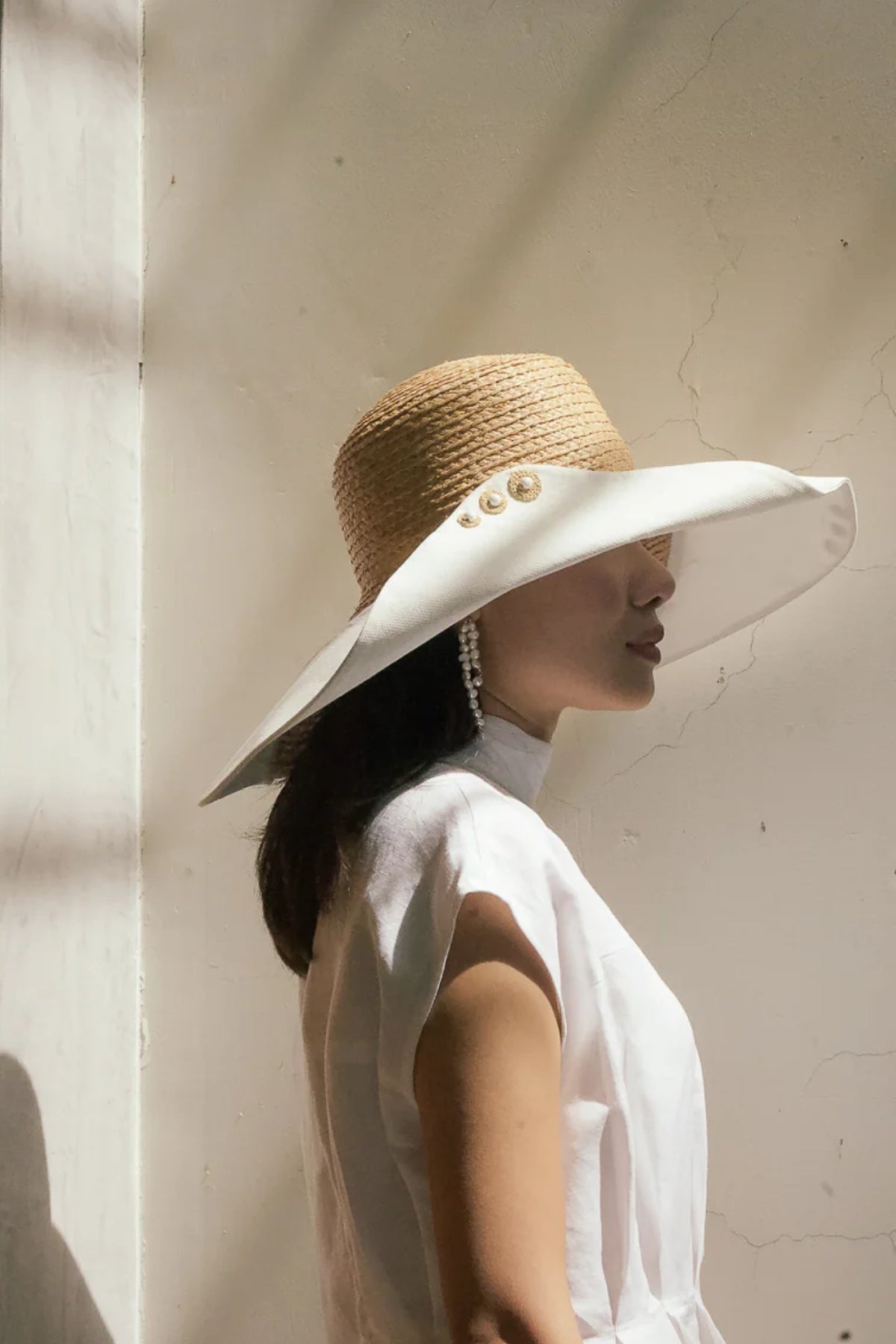 Chapeau à bord large Romy de raphia naturel et toile blanche