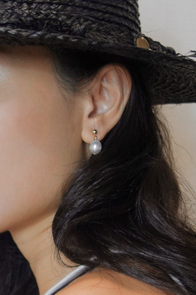 Single Oval pearl drop earrings
