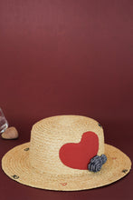 Charger l&#39;image dans la visionneuse de galerie, Raffia boater hat in limited edition with heart and rose decoration