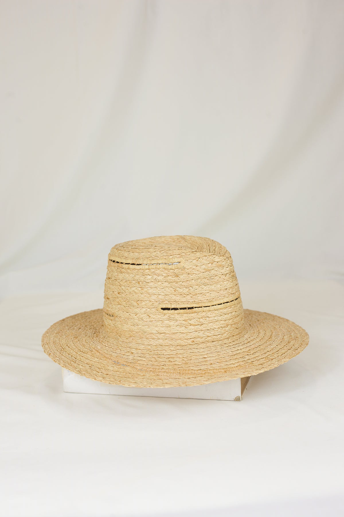 Léon raffia fedora hat