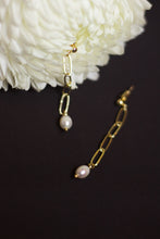 Load image into Gallery viewer, Lili pearl long drop earrings
