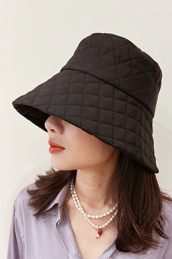 Nón bucket lụa Losange chần quả trám thủ công