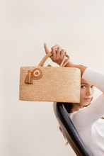 Load image into Gallery viewer, Berlodge Bag, Leinné Raffia, upcycled linen, ecoluxury bag