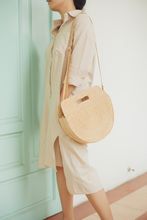 Load image into Gallery viewer, Marjolie bag, Formscape, Raffia, soft moon light, Eco luxury