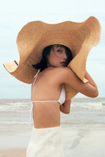 Charger l&#39;image dans la visionneuse de galerie, Wide brim raffia hat with curved brim from Formscape